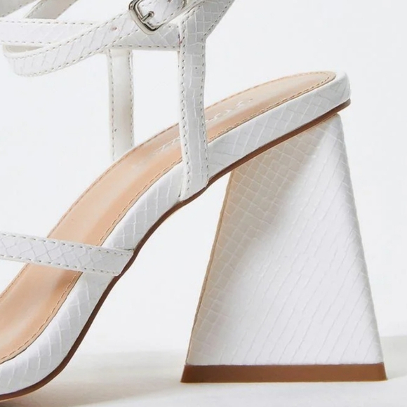 New! White chunky triangle heels ankle straps formal summer party size 9.5 - Picture 6 of 16